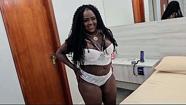 First time for the big black girl, already giving anal sex to Jr. Crazy until she cums.