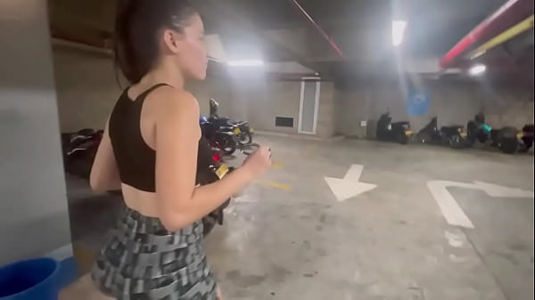 I take this young Latina to my house and then fuck her really well - Amateur porn - Latinas